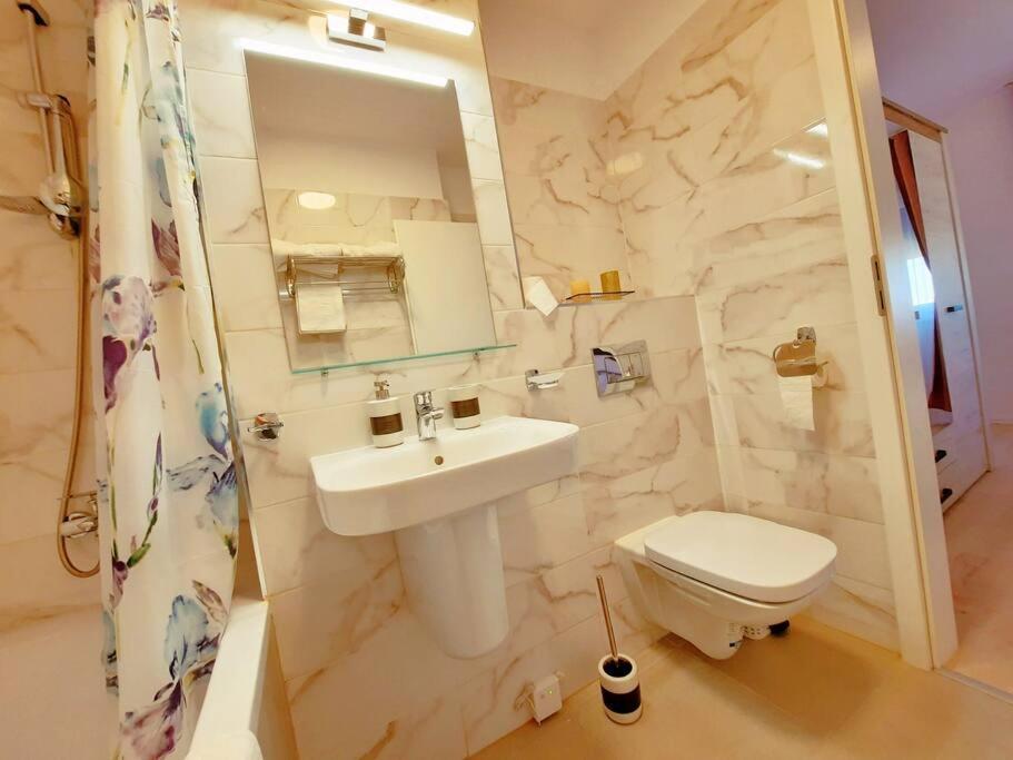 Beautiful Panoramic Central Apartment - City Of Mara Тімішоара Екстер'єр фото