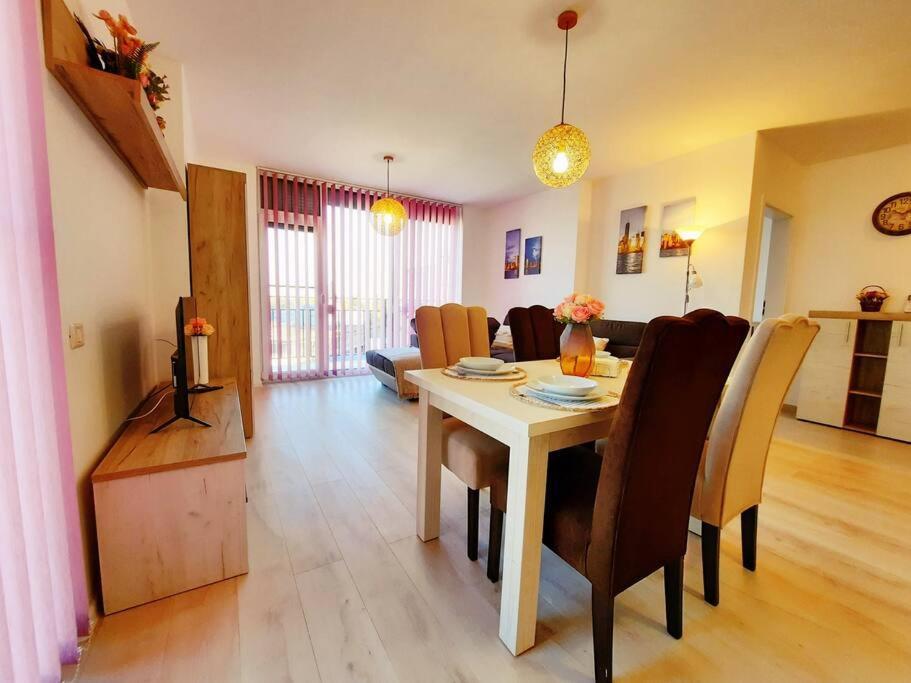 Beautiful Panoramic Central Apartment - City Of Mara Тімішоара Екстер'єр фото
